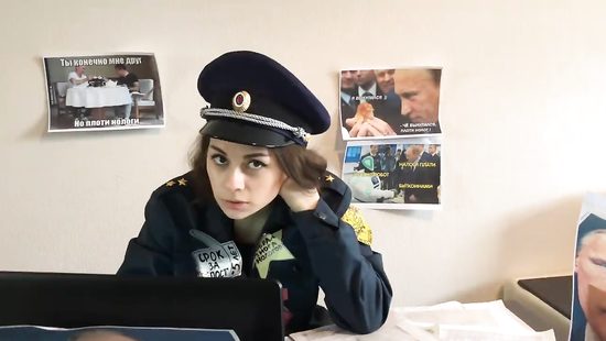 Порно видео: ебут милиционершу