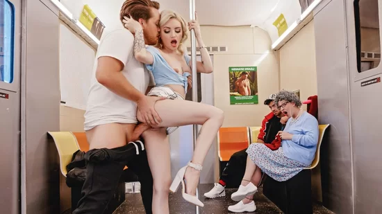 Подглядывание в метро 18 - фото секс и порно beton-krasnodaru.ru